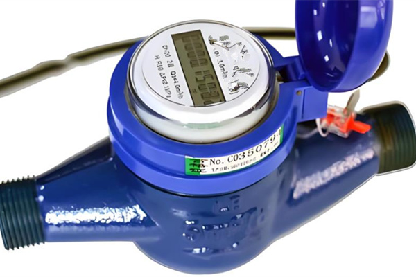 光電直讀遠(yuǎn)傳水表安裝簡單嗎？ 圖1